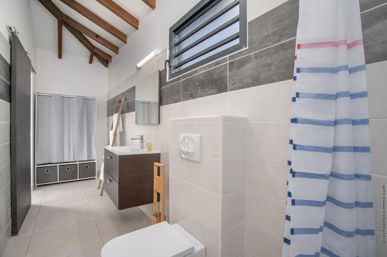 Bungalow Pom 1, piscine, à 5 min des plages Le Vauclin Esterno foto